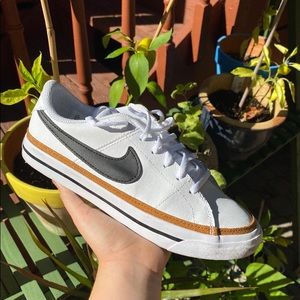 Women’s Nike Court Legacy